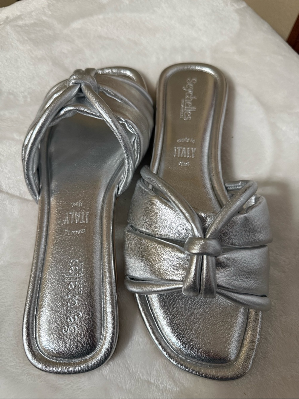 Seychelles Metallic Silver Knot Slide Sandals 8.5 NWOT